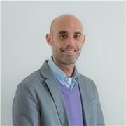 Soy coach transpersonal y me dedico a acompañar procesos terapeuticos para alcanzar cualquier objetivo que tenga la persona.